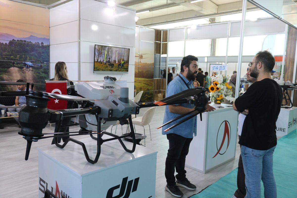 26. AGROTEC Uluslararası Tarım Fuarı\'nda Dronlar Dikkat Çekiyor