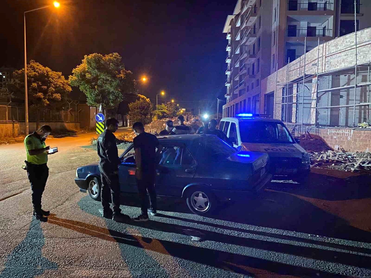Bursa\'da Huzur Uygulaması: 207 Araç Sorgulandı, 35 Bin 761 TL Trafik Cezası Kesildi