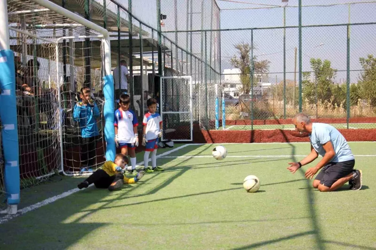 Denizli Çamlık FK, 20 Kaleci ile Antrenmanlarını Sürdürüyor