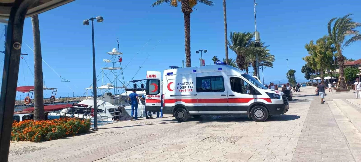 Antalya\'da Tekne Turistinin Boğulma Tehlikesi Atlattığı Kadın Turist Hayatını Kaybetti