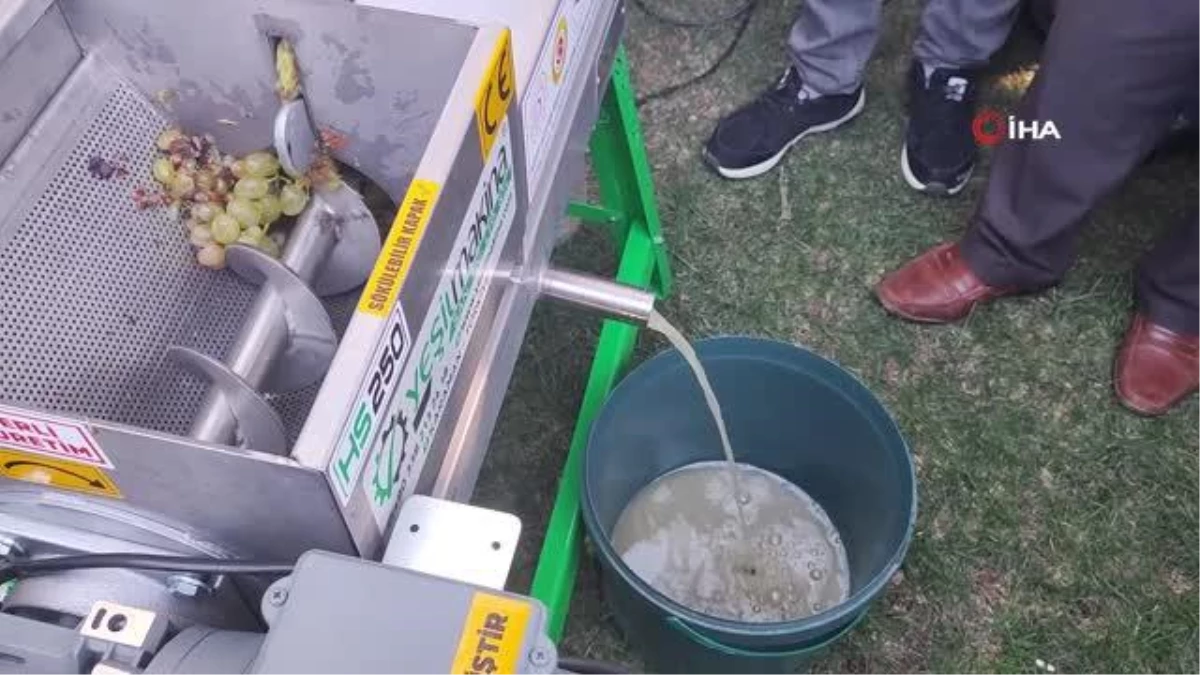 Deprem bölgesindeki çiftçilere üzüm sıkma makinesi dağıtıldı