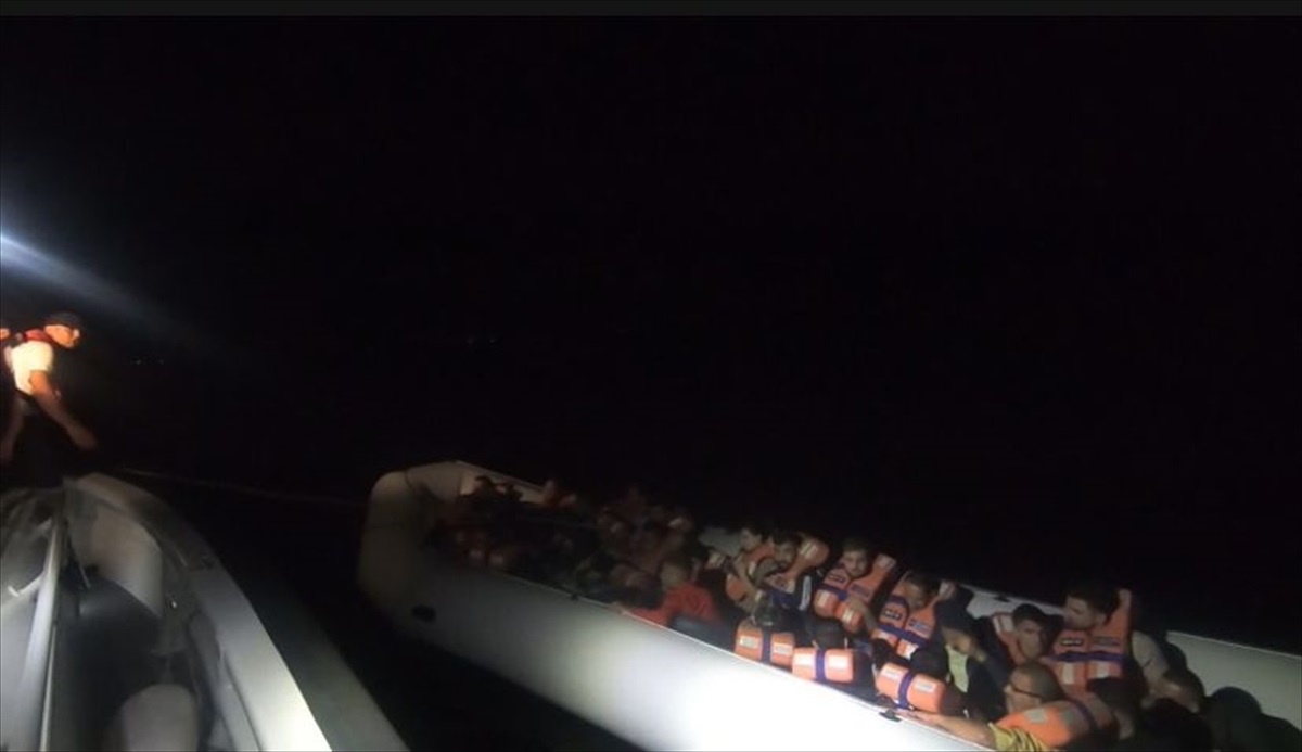 Didim\'de 25 düzensiz göçmen yakalandı