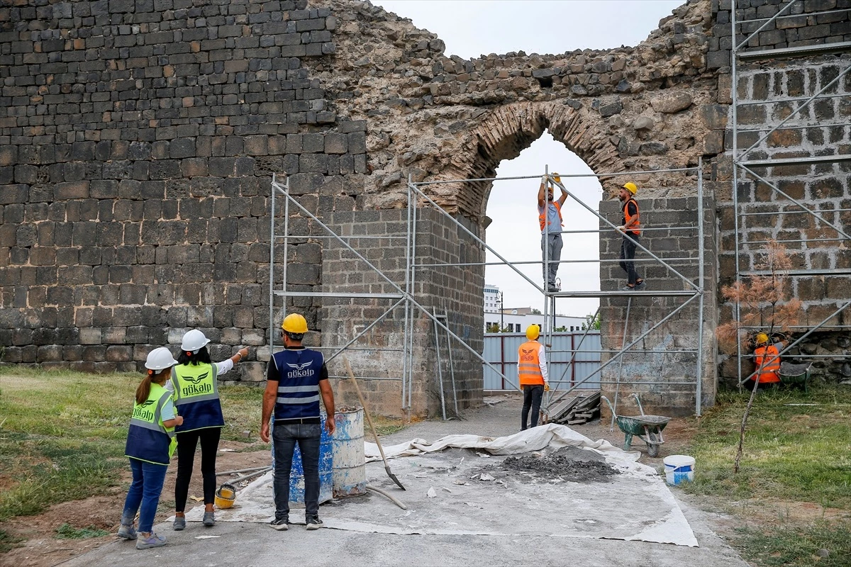 Diyarbakır Surları Restorasyon Çalışmaları Devam Ediyor