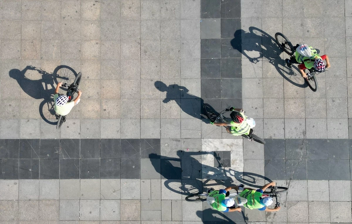 Düzce\'de Avrupa Hareket Haftası kapsamında bisiklet turu ve çevre temizliği etkinliği düzenlendi