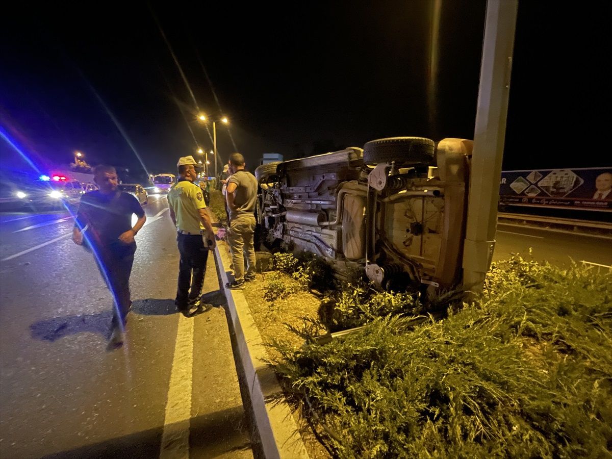 Düzce\'de Kaza Yapan Sürücü Panik Yapıp Kaçtı, Polis Uzun Süre Yaralı Aradı