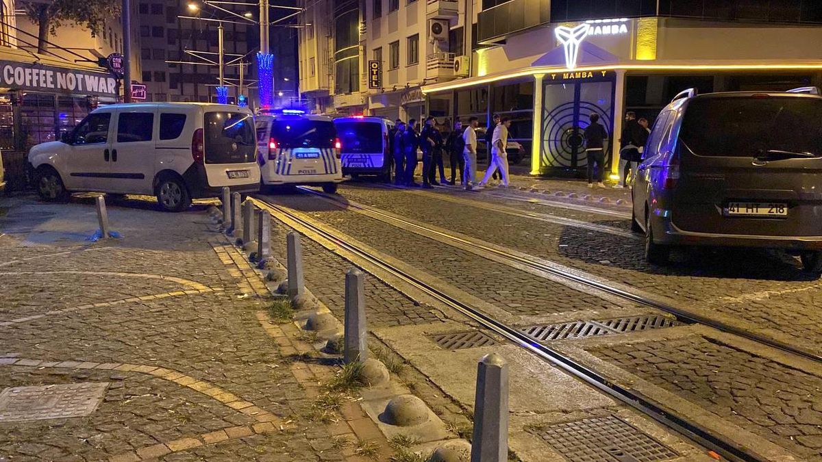 İzmit\'te eğlence mekanında çıkan kavgada silahlı saldırı: 2 yaralı