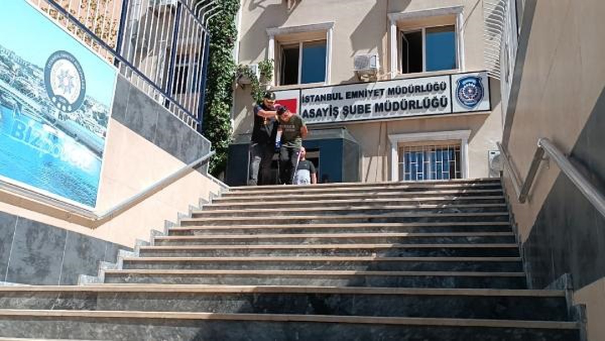 Esenyurt\'ta Muhasebecinin Otomobilinden 250 Bin Dolar Çalındı