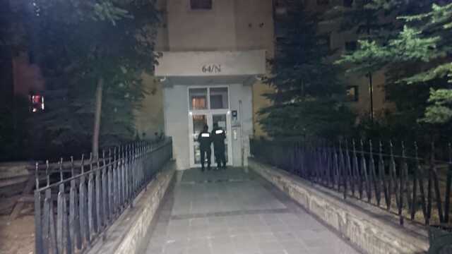 Eve gelen eski koca ortalığı kana buladı: Kadını bıçakla yaraladı, sevgilisini öldürdü Eve gelen eski koca ortalığı kana buladı: Kadını bıçakla yaraladı, sevgilisini öldürdü