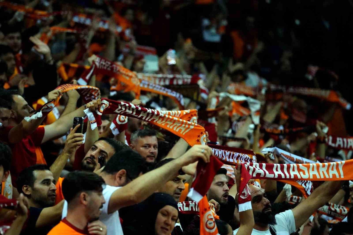 Galatasaray - Samsunspor Maçını 43 Bin 413 Seyirci İzledi