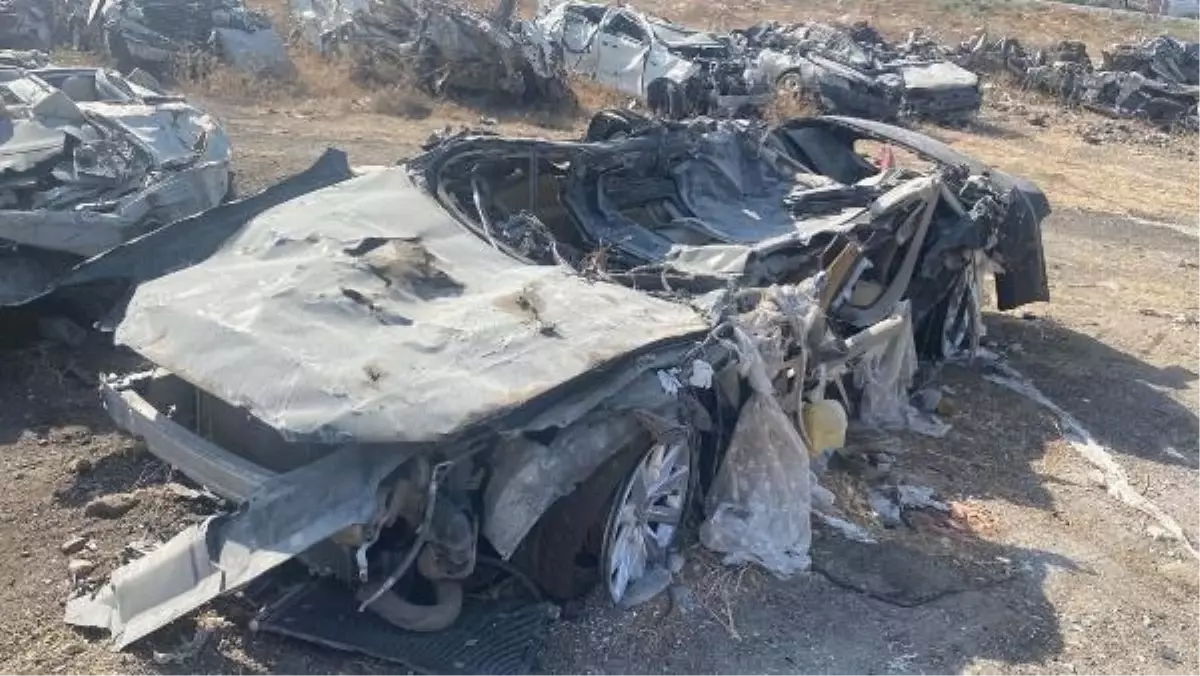 İzmir\'de gasp edilen otomobilin şasi numarası değiştirilerek satılmaya çalışıldı