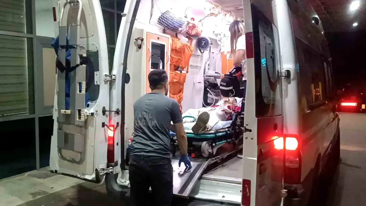 Çayırova\'da kavga: Bir genç bıçaklanarak yaralandı