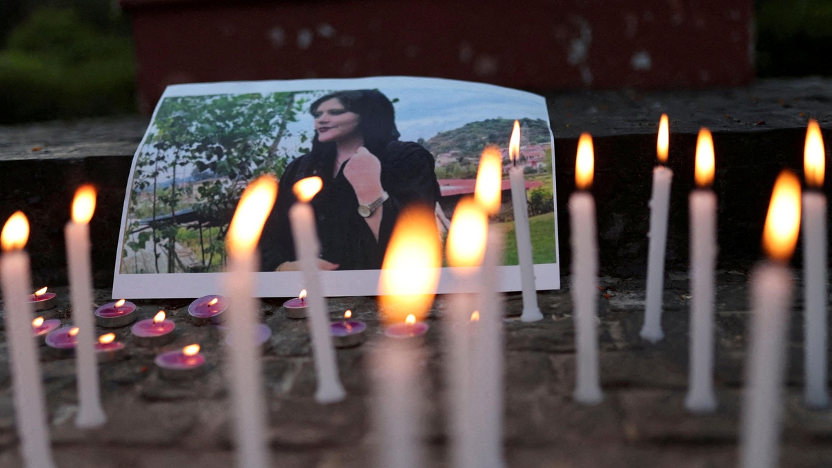 İran Hükümeti Mahsa Amini Protestolarını Engellemek İçin Güvenliği Sıkılaştırdı