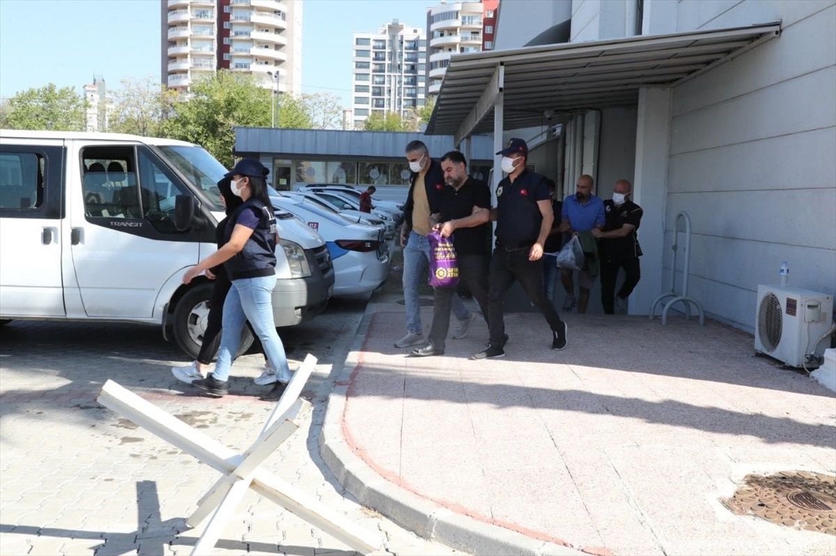 Mersin\'de terör örgütlerinin finans kaynaklarına yönelik operasyon: 3 tutuklama