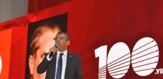 Özgür Özel: CHP'yi ayağa kaldırmak için babaevinden helallik almaya geldim