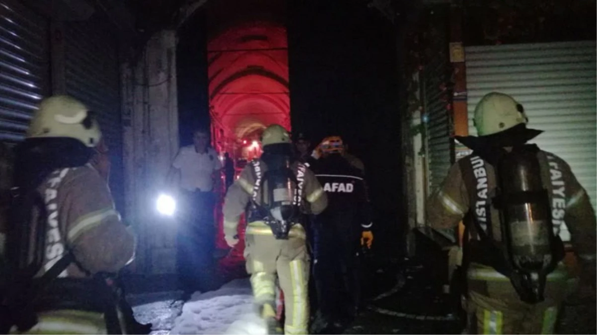 İstanbul\'da Kapalıçarşı\'nın çatısında çıkan yangın söndürüldü