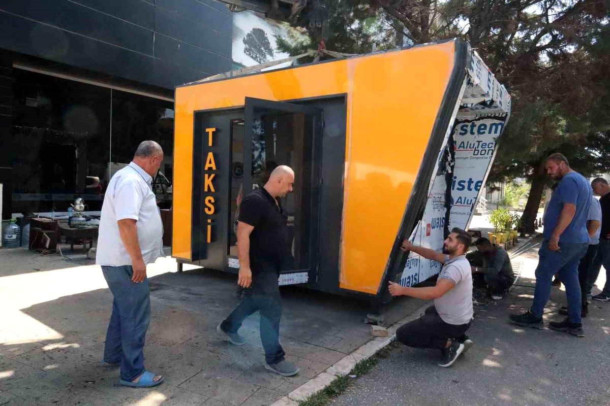 Düzce Belediyesi Yeni Taksi Durakları Yerleştiriyor