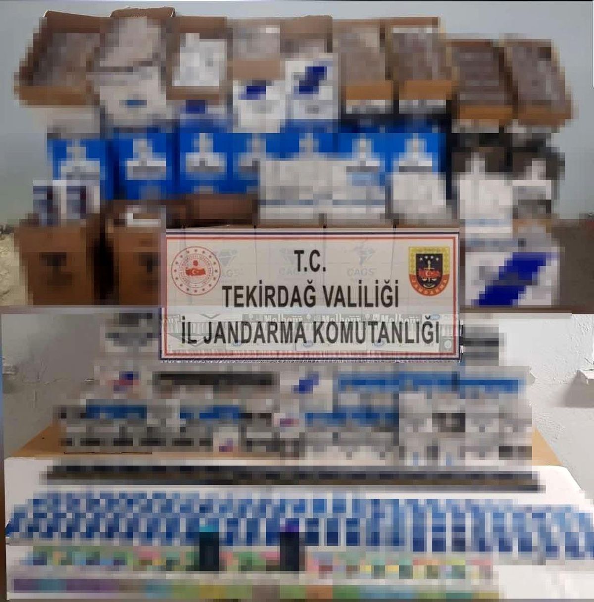 Tekirdağ\'da Kaçak Sigara Operasyonu: 300 Bin TL Değerinde Malzeme Ele Geçirildi