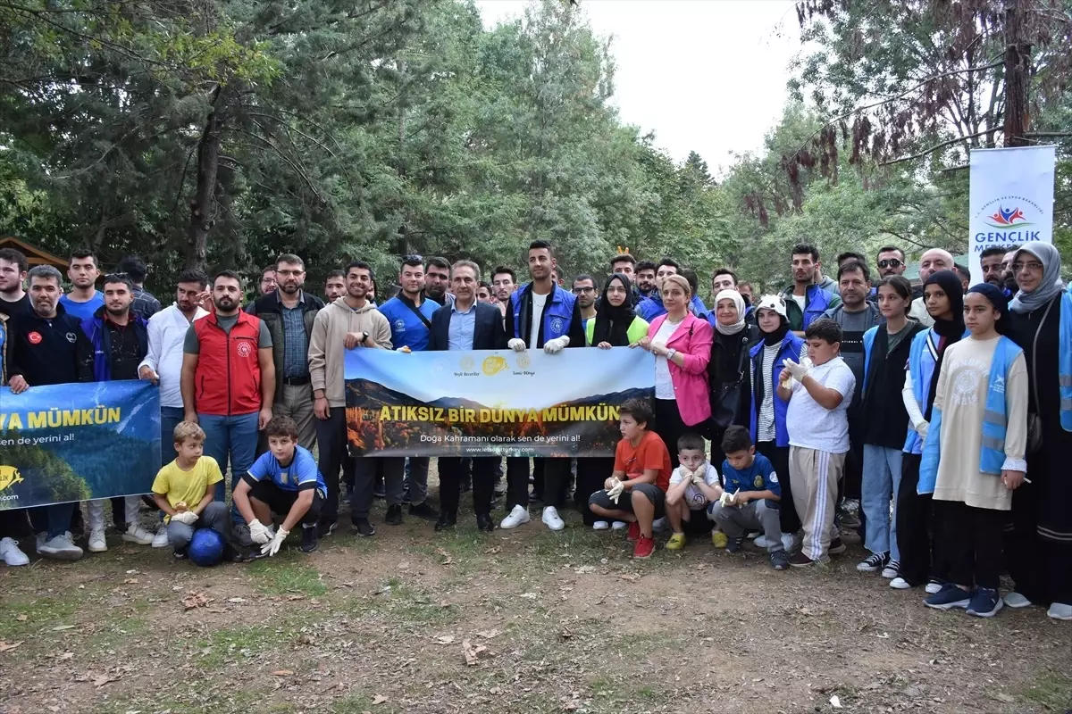 Trabzon\'da çevreci gönüllüler atık topladı