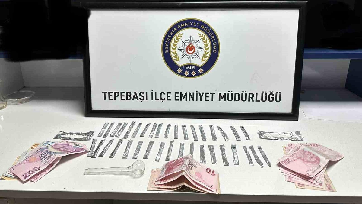 Eskişehir\'de Uyuşturucu Ticareti Yapan 2 Kişi Tutuklandı