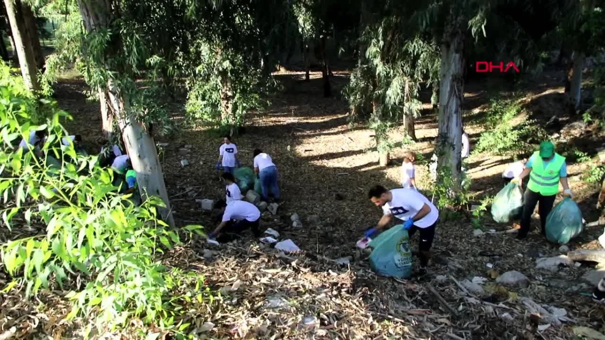 Yüreğir Belediyesi, Dünya Temizlik Günü\'nde çöp toplama etkinliği düzenledi