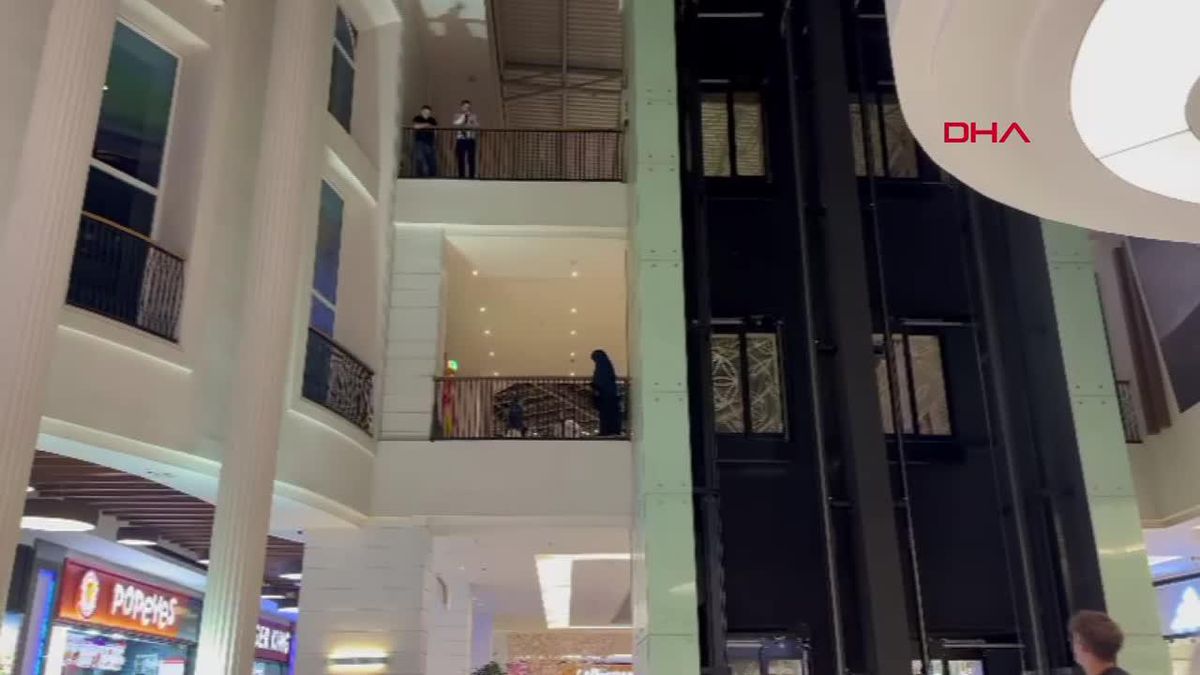 Konya\'da Alışveriş Merkezinden Atlayan Genç Kız Hayatını Kaybetti