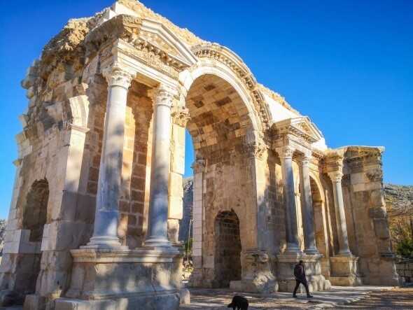 7 bin 500 yıllık Anavarza Antik Kenti'ndeki kazılarda hazine bulundu 7 bin 500 yıllık Anavarza Antik Kenti'ndeki kazılarda hazine bulundu