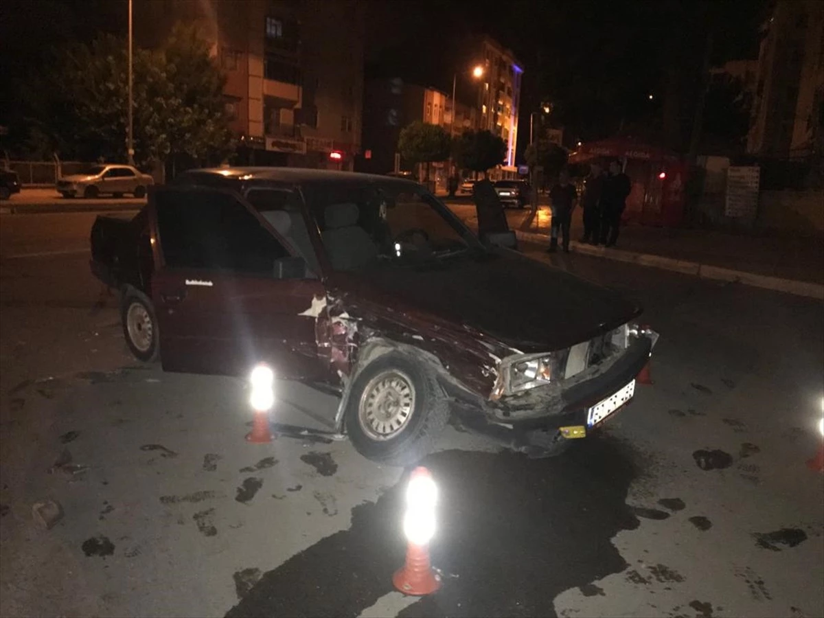 Amasya\'da Otomobil Çarpışması: 2 Yaralı