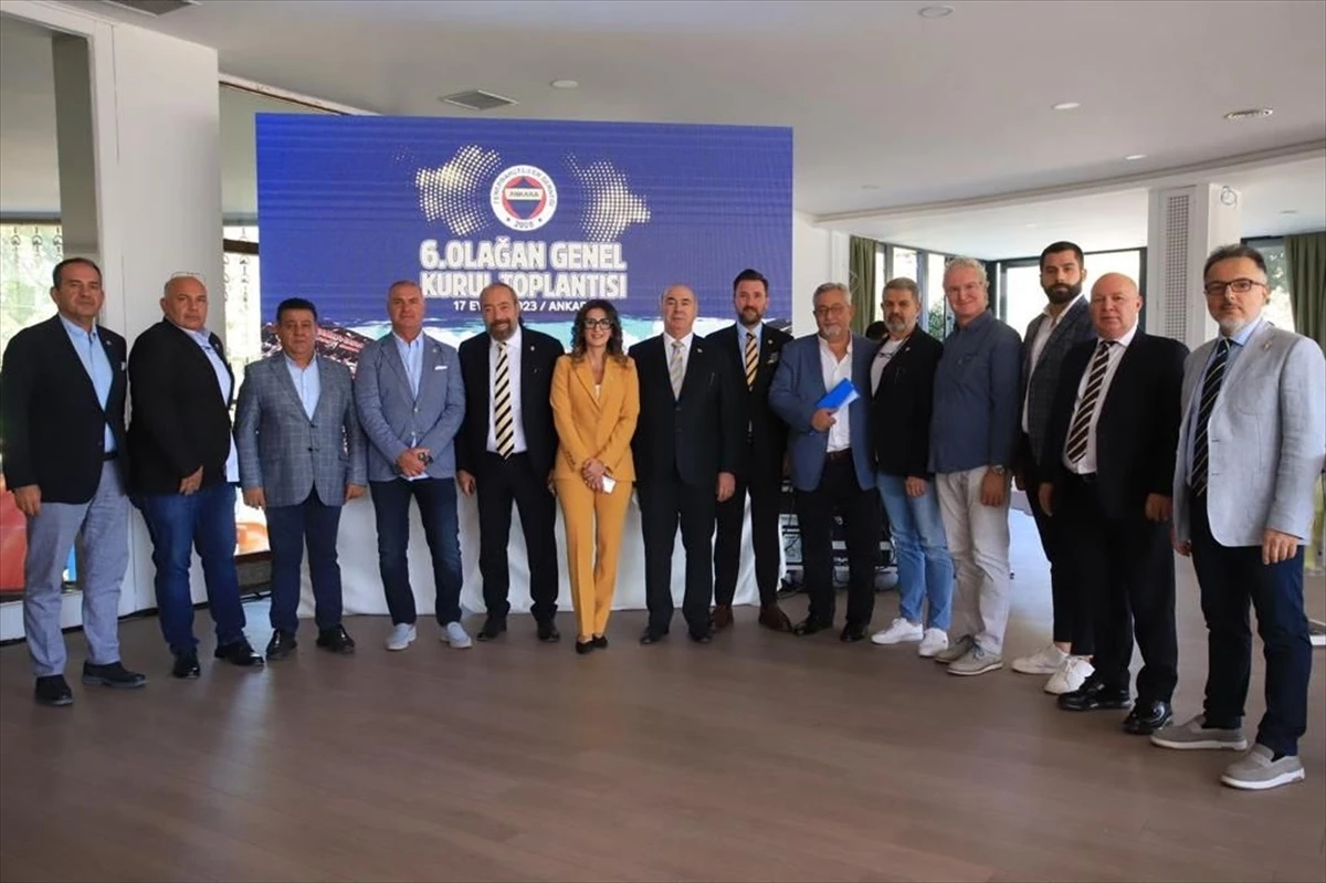 Ankara Fenerbahçeliler Derneği Genel Kurulu\'nda Erol Özel yeniden başkan seçildi