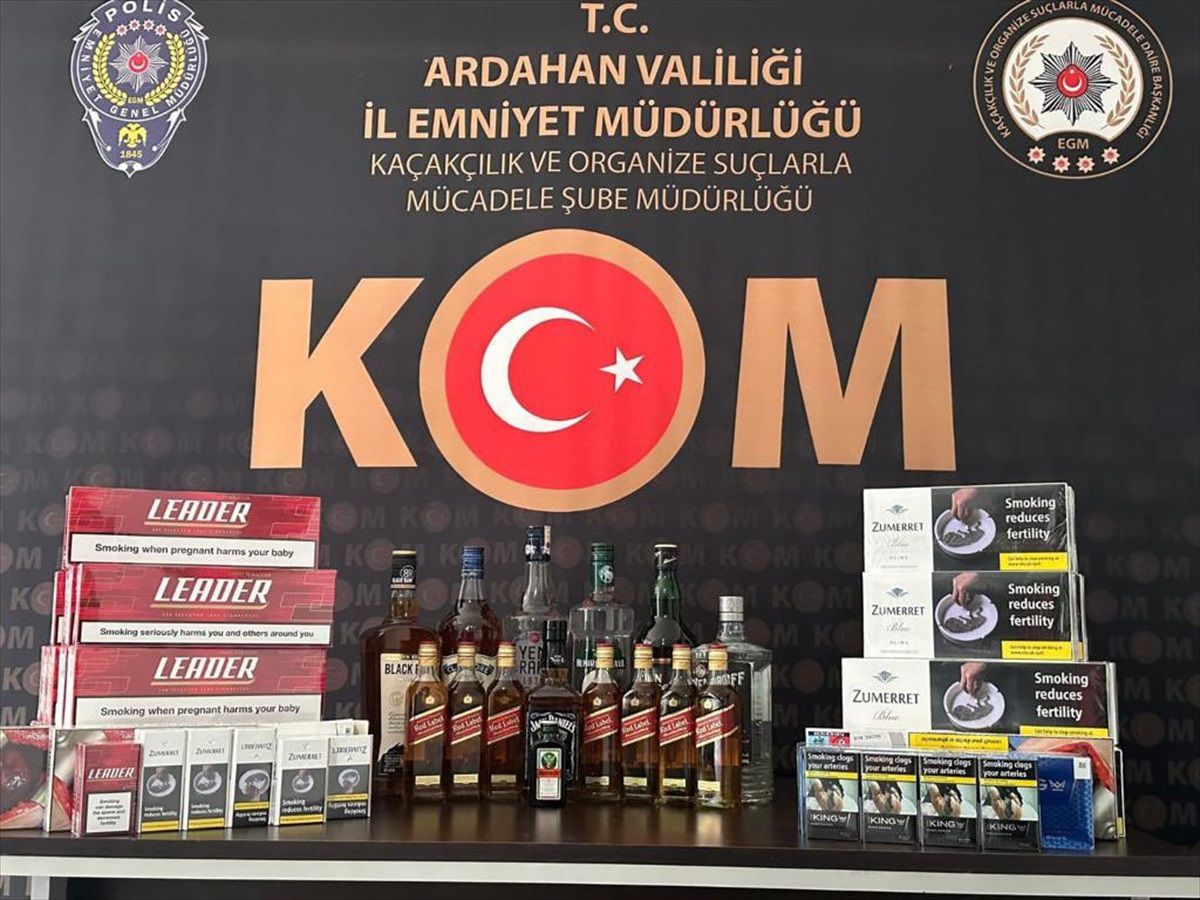 Ardahan\'da Gümrük Kaçağı Sigara ve İçki Operasyonu