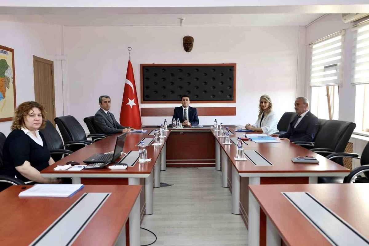 Bilecik Valisi Şefik Aygöl, bütçe değerlendirme görüşmelerini gerçekleştirdi