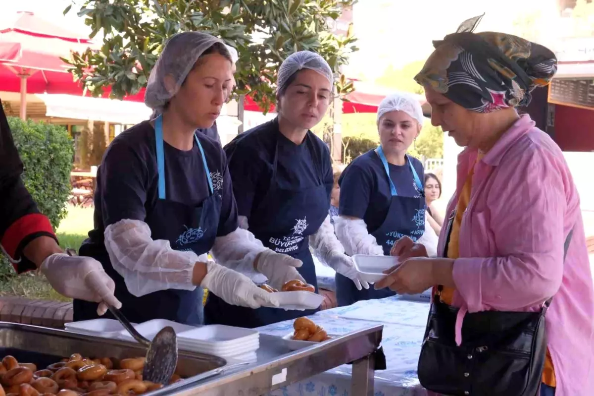 Aydın Büyükşehir Belediyesi, Adnan Menderes\'i lokma hayrıyla andı