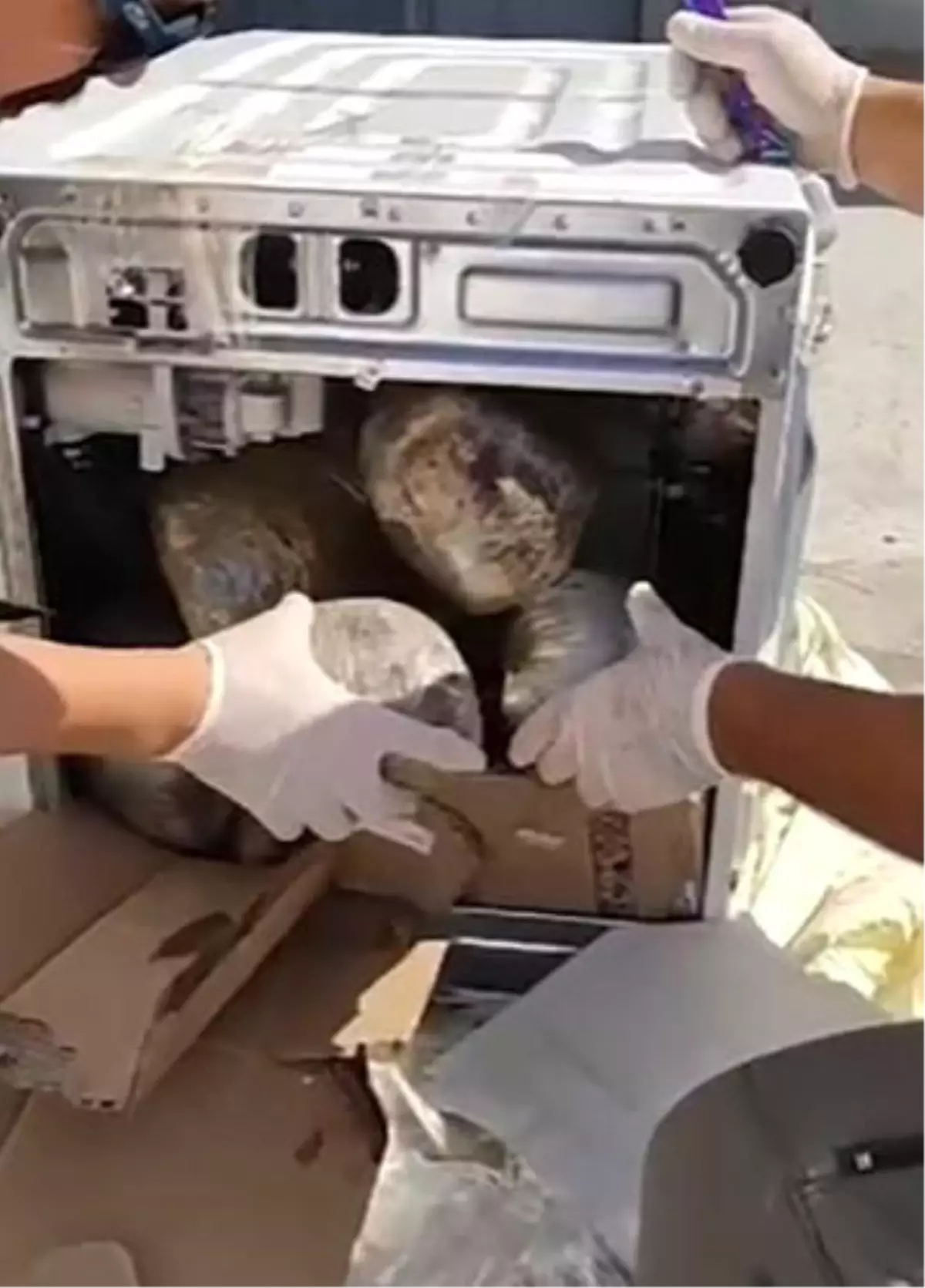 Konya\'da Gizlenmiş Uyuşturucu Madde Ele Geçirildi