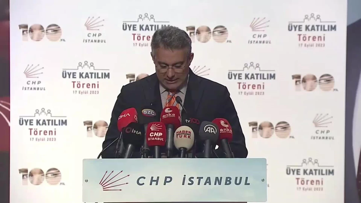 Canan Kaftancıoğlu, İstanbul\'da CHP\'ye Yeni Katılan Üyelere Seslendi: "Sizlerin Sayesinde Tüm Türkiye\'ye Adaleti, Demokrasiyi Tesis Edeceğime Her...