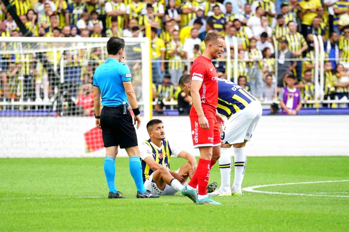 Fenerbahçe-Antalyaspor Maçında Cengiz Ünder Sakatlandı