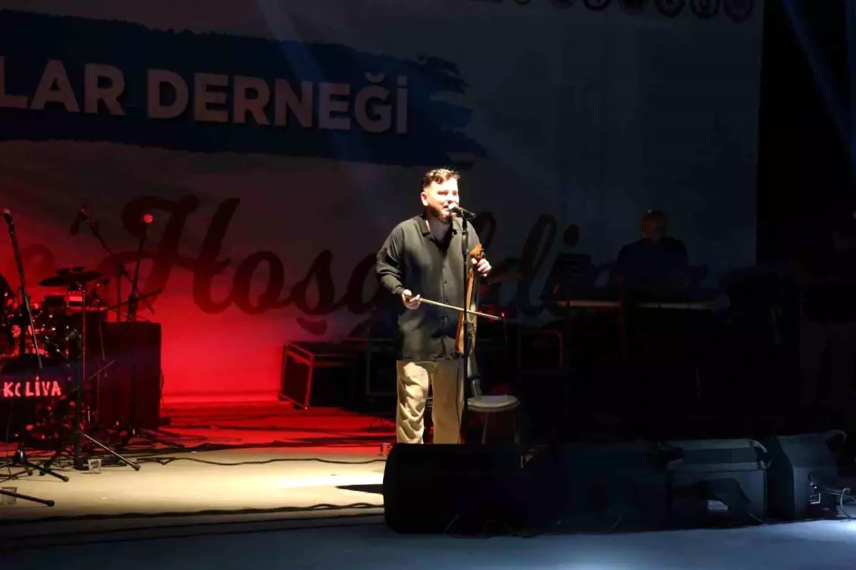 Kocaeli\'de Gençlik Şöleni Trabzon Rüzgarı Estirdi