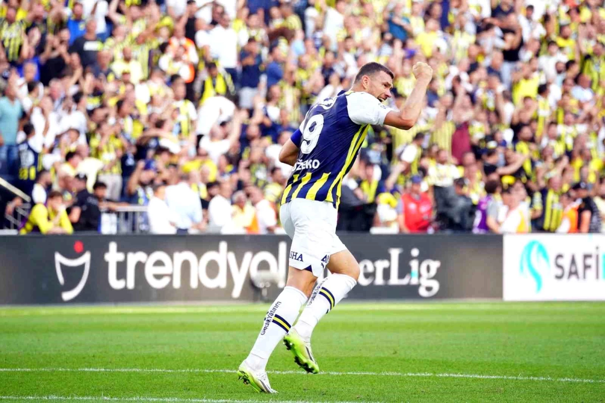 Dzeko, Antalyaspor maçında attığı golle gol sayısını 4\'e çıkardı