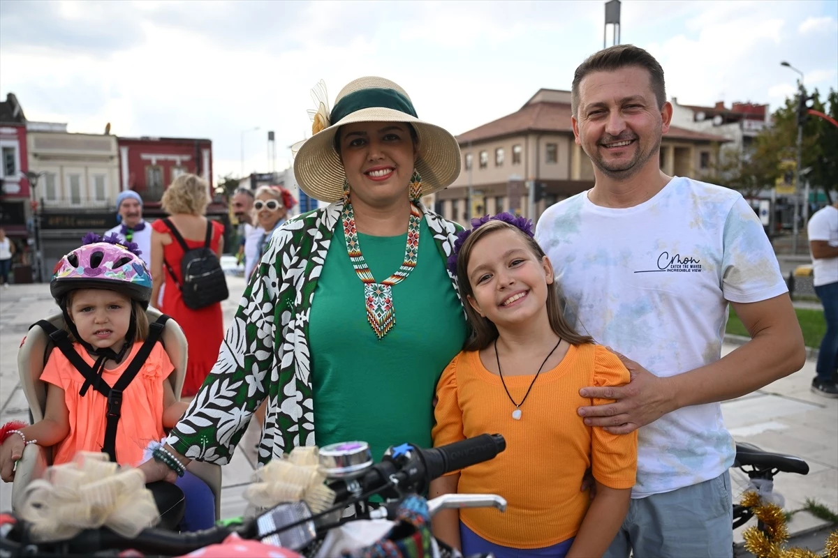 Edirne\'de Süslü Kadınlar Bisiklet Turu düzenlendi