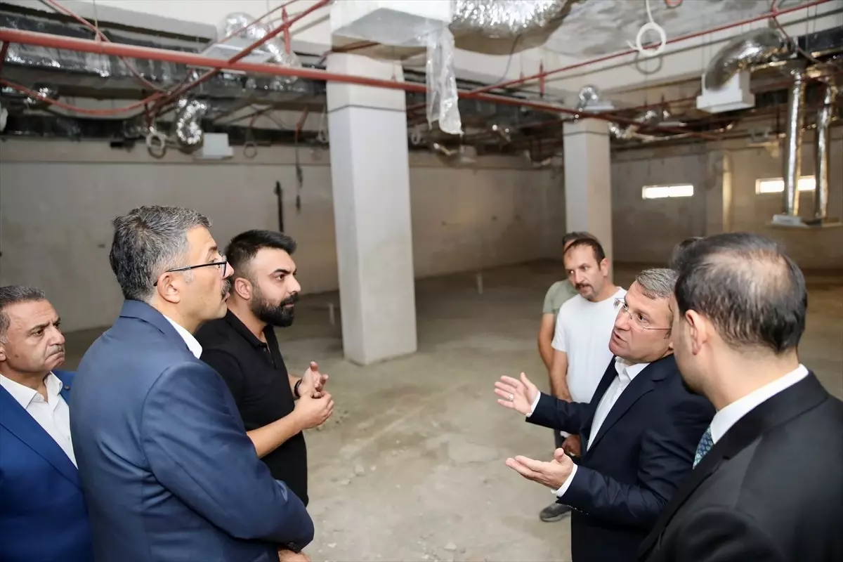 Hakkari Valisi Çelik, Yüksekova\'da ziyaretlerde bulundu