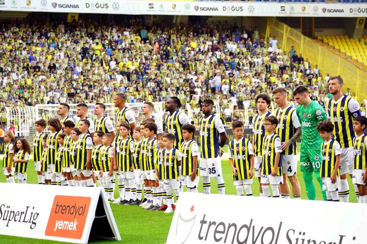 Fenerbahçe, Antalyaspor karşısına 5 değişiklikle çıktı