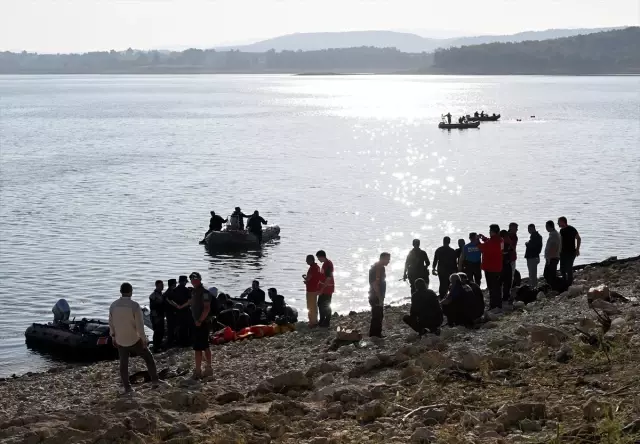 İzmir Menderes'teki helikopter kazasında arama-kurtarma çalışmalarına ara verildi