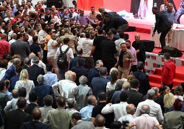 Kılıçdaroğlu, İzmir İl Kongresi'ndeki olayların araştırılması talimatı verdi Kılıçdaroğlu, İzmir İl Kongresi'ndeki olayların araştırılması talimatı verdi