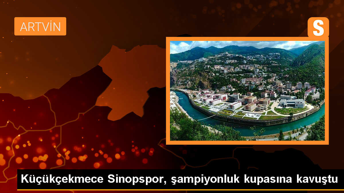 Küçükçekmece Sinopspor, şampiyonluk kupasını aldı