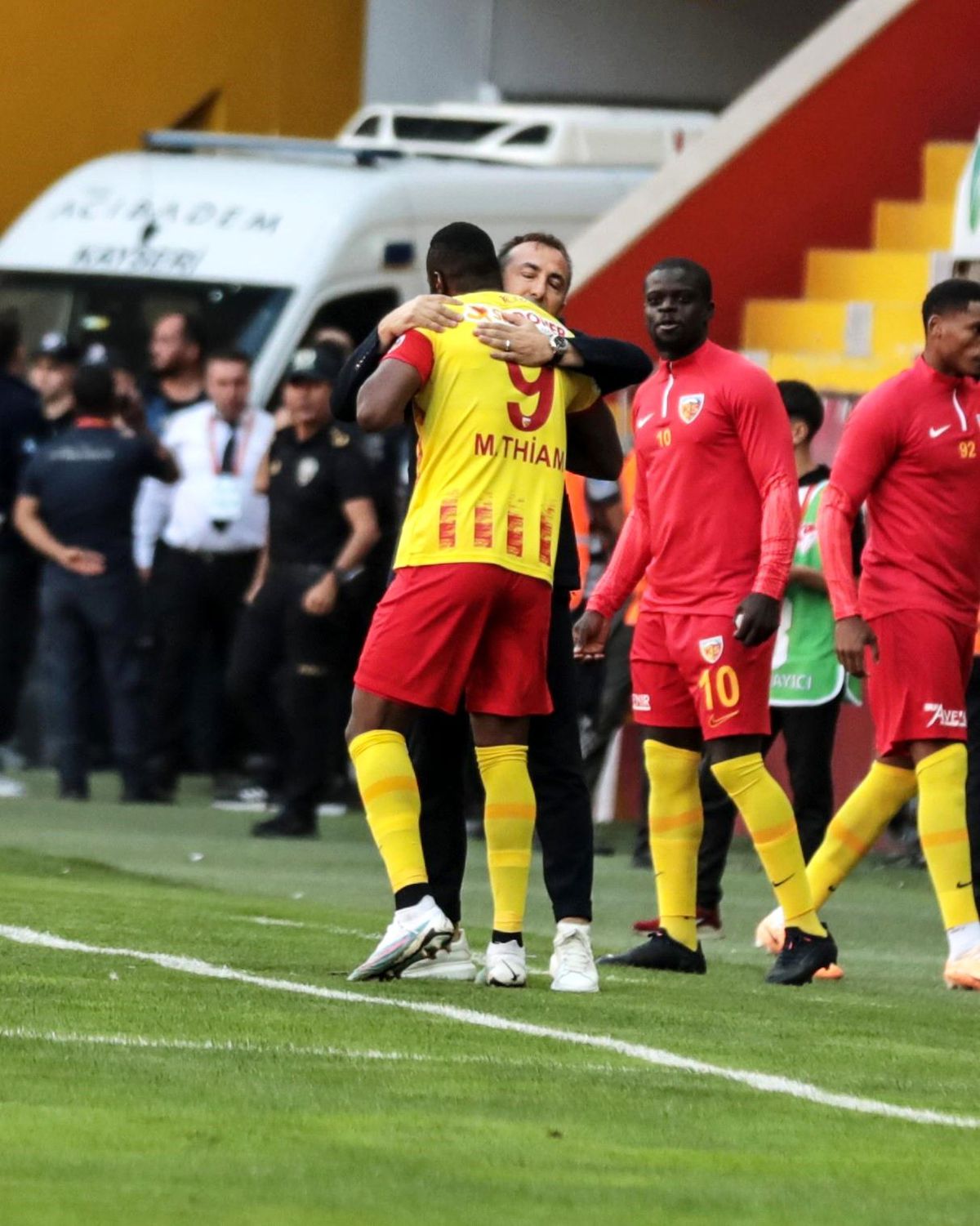 Kayserispor\'un Senegalli futbolcusu Mame Baba Thiam, ligdeki 5. golünü attı