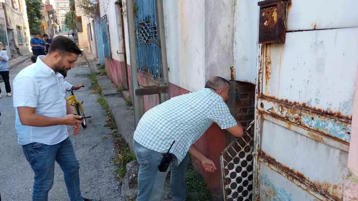 Samsun\'da metruk binadan düşen çocuk hastanelik oldu