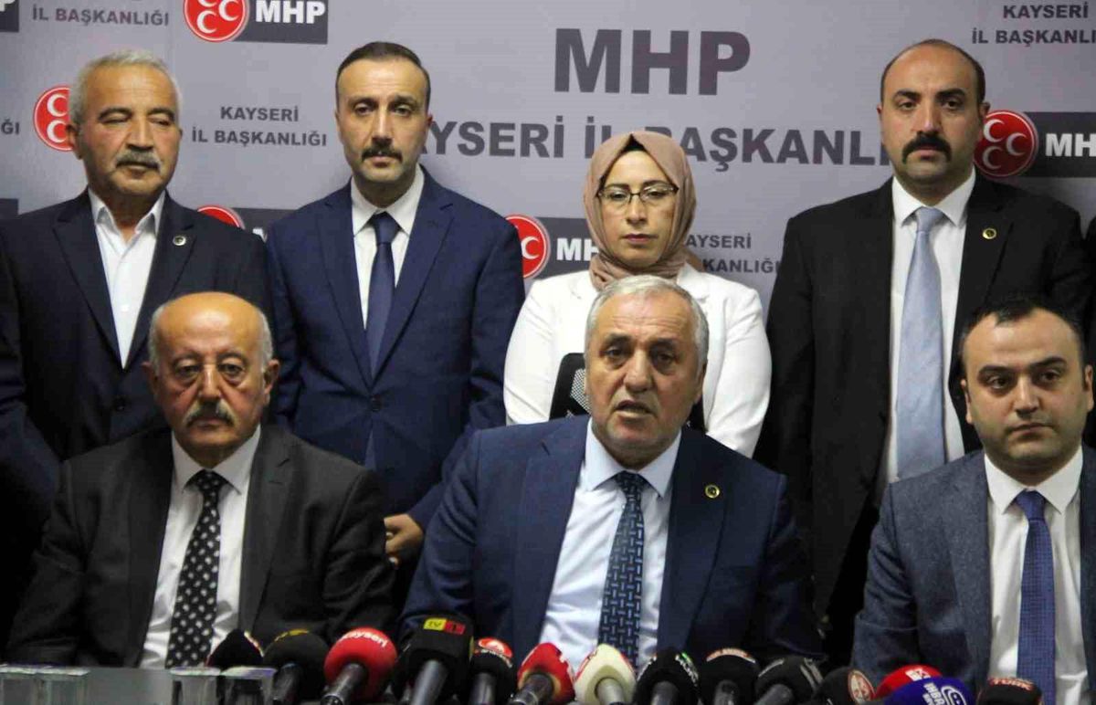 MHP Kayseri 14. Olağan İl Kongresi\'nde Seyit Demirezen yeniden başkan seçildi