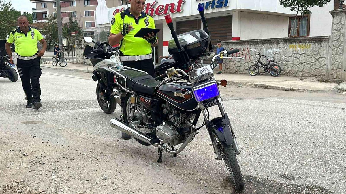 Düzce\'de Motosiklet Denetiminde 64 Sürücüye 91 Bin 107 TL Cezai İşlem Uygulandı