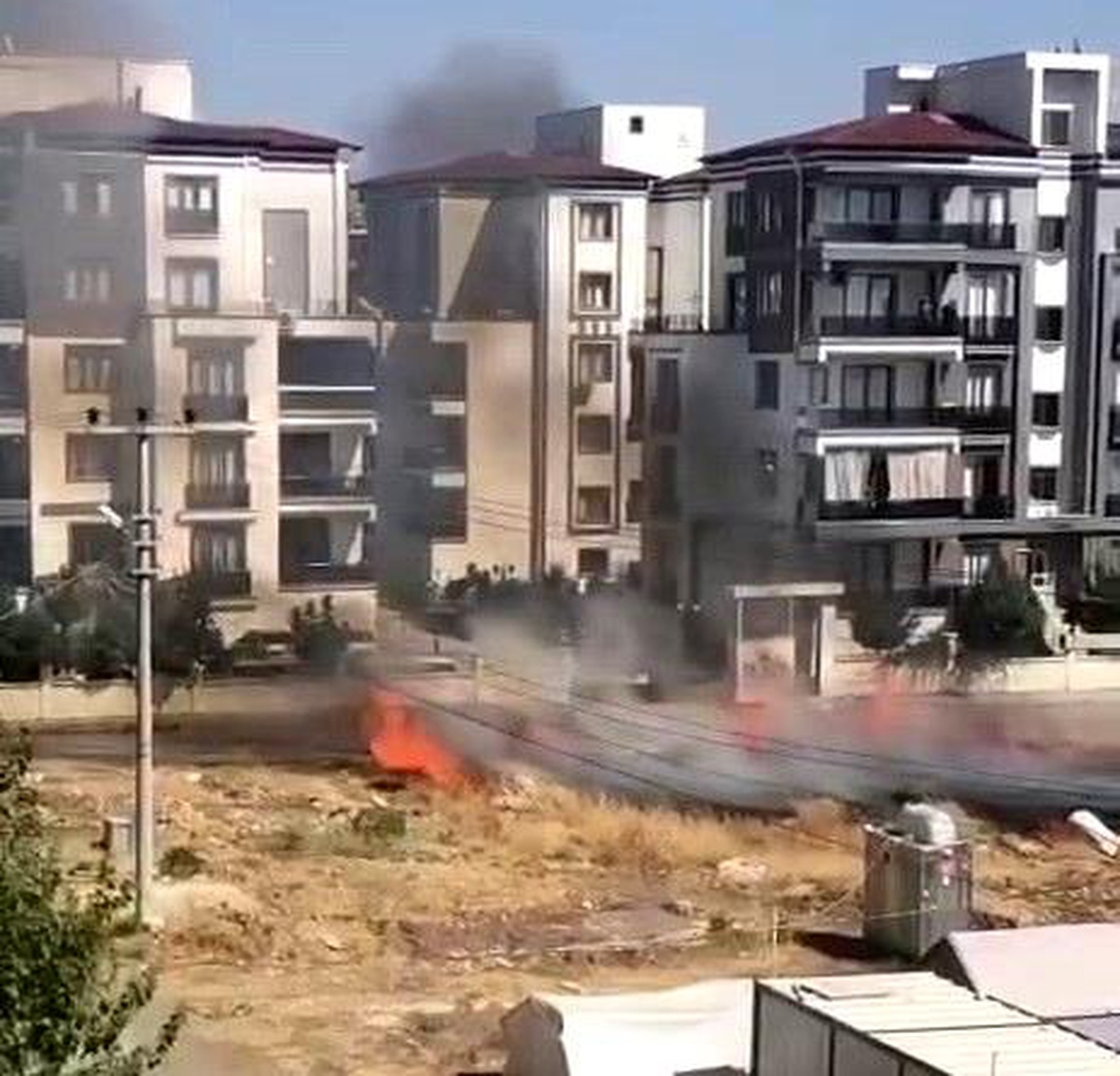 Adıyaman\'da Otluk Alanda Çıkan Yangın İtfaiye Tarafından Söndürüldü