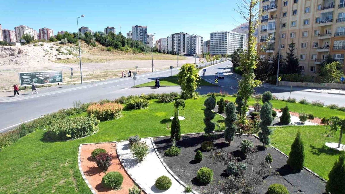 Talas\'ta Park ve Yeşil Alan Çalışmaları Göz Dolduruyor
