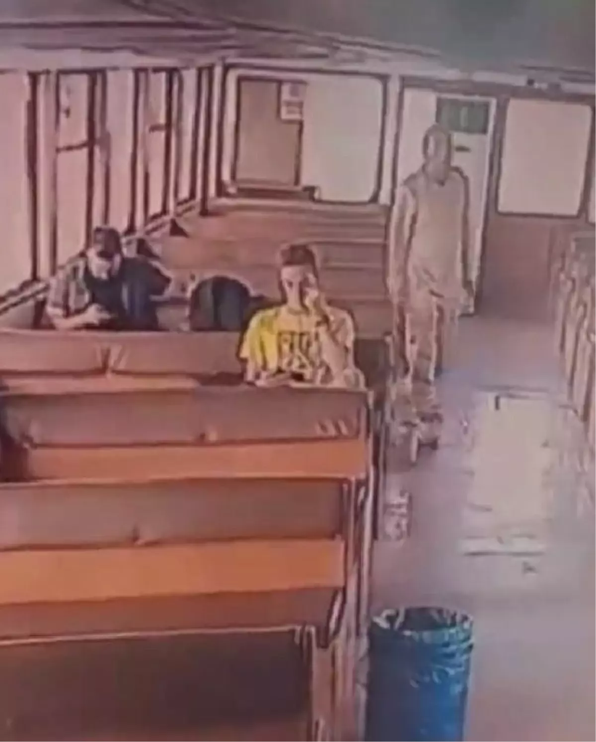 İskeleye yanaşan vapurda çakmakla saç yakan kişi serbest bırakıldı