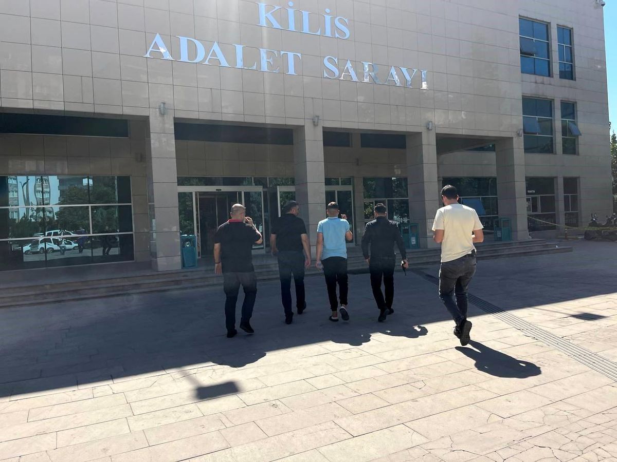Kilis\'te düğün eğlencesinde pompalı tüfekle havaya ateş açılması sonucu 7 aylık bebek hayatını kaybetti